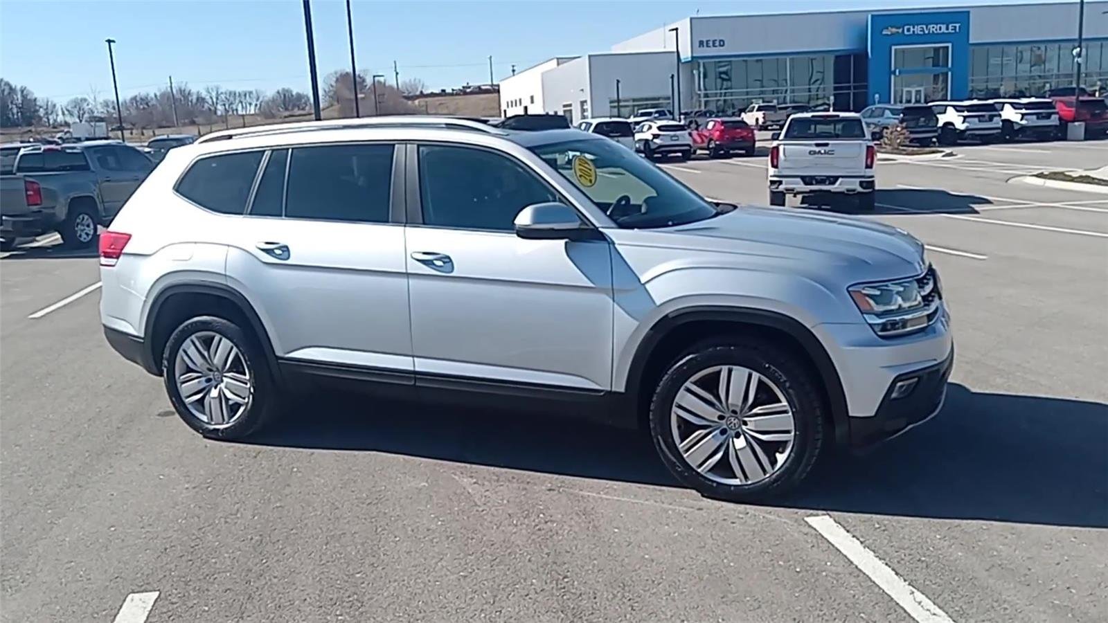 Used 2019 Volkswagen Atlas SE w/Tech with VIN 1V2UR2CA4KC604982 for sale in Kansas City