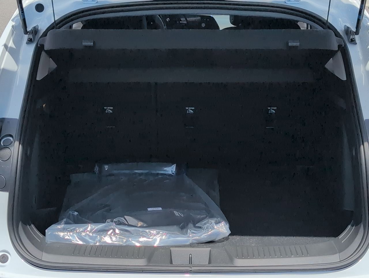New 2026 Summit White Chevrolet LT image 23