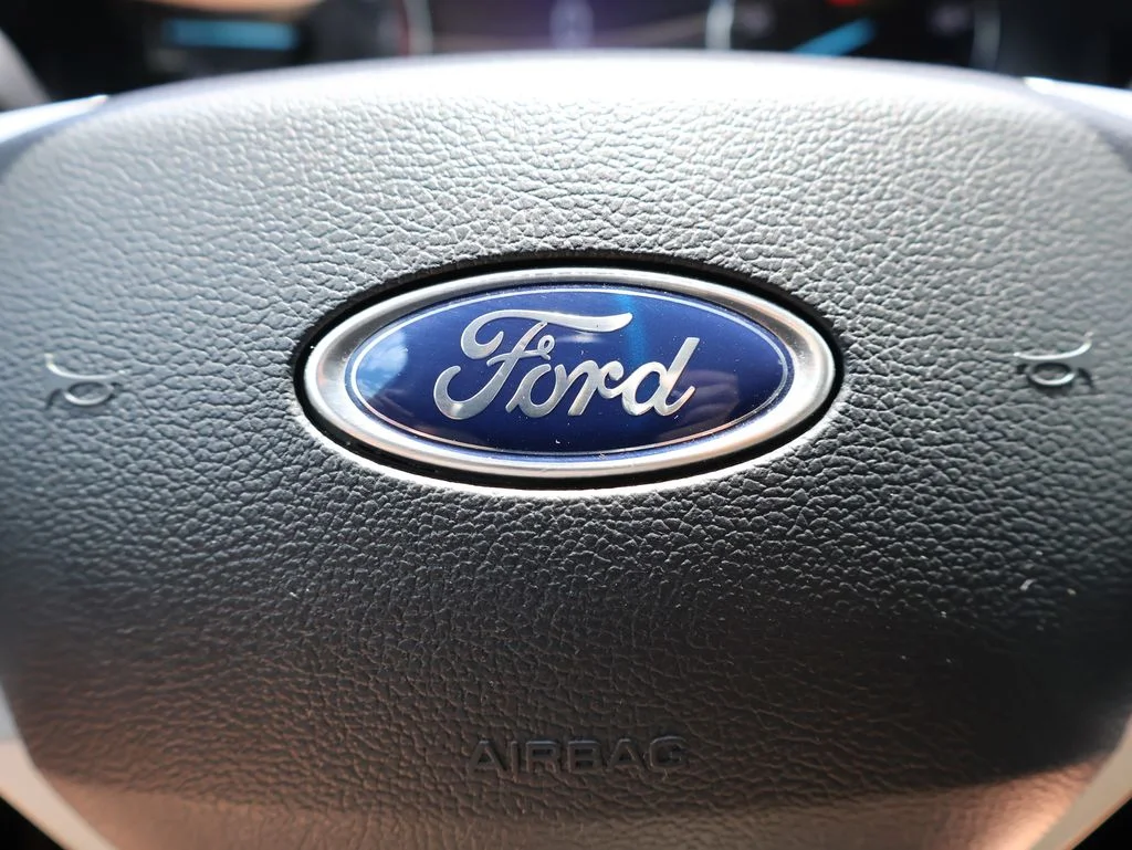 Certified Used 2023 Gray Metallic Ford XLT image 31