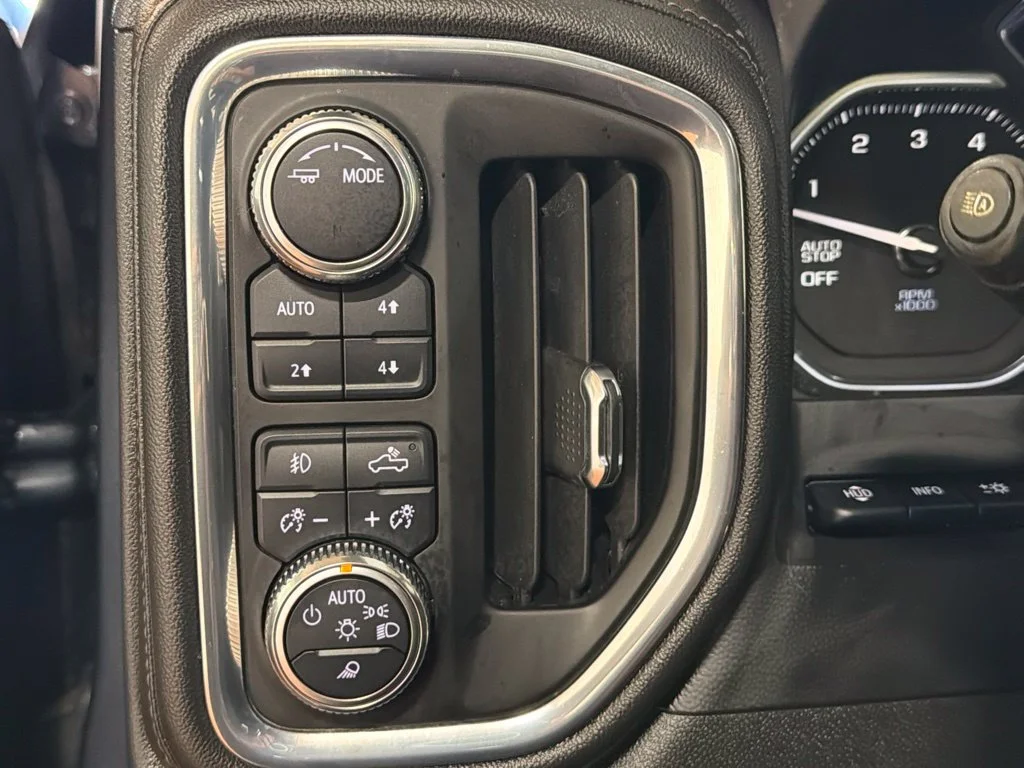 Used 2021 Dark Sky Metallic GMC AT4 image 18
