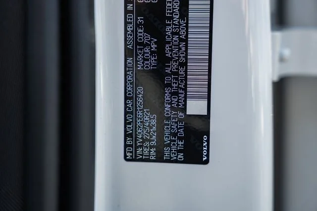 Certified Used 2024 Crystal White Volvo Plus image 39