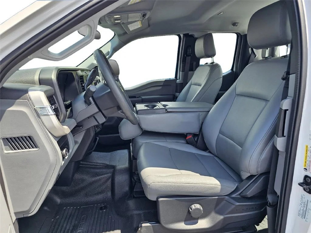 Used 2026 Oxford White Ford XL image 17