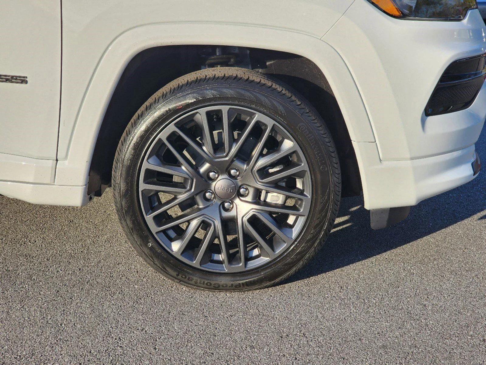 Used 2024 Bright White Clearcoat Jeep Limited image 11
