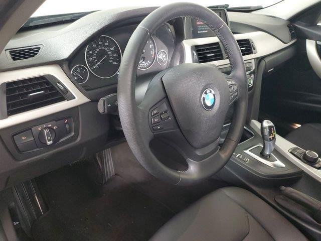Used 2018 Jet Black BMW 320i xDrive image 23
