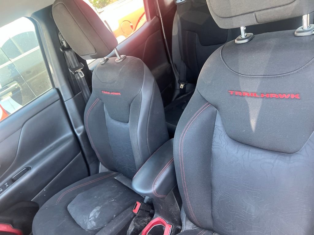 Used 2017 Gray Jeep Trailhawk image 10