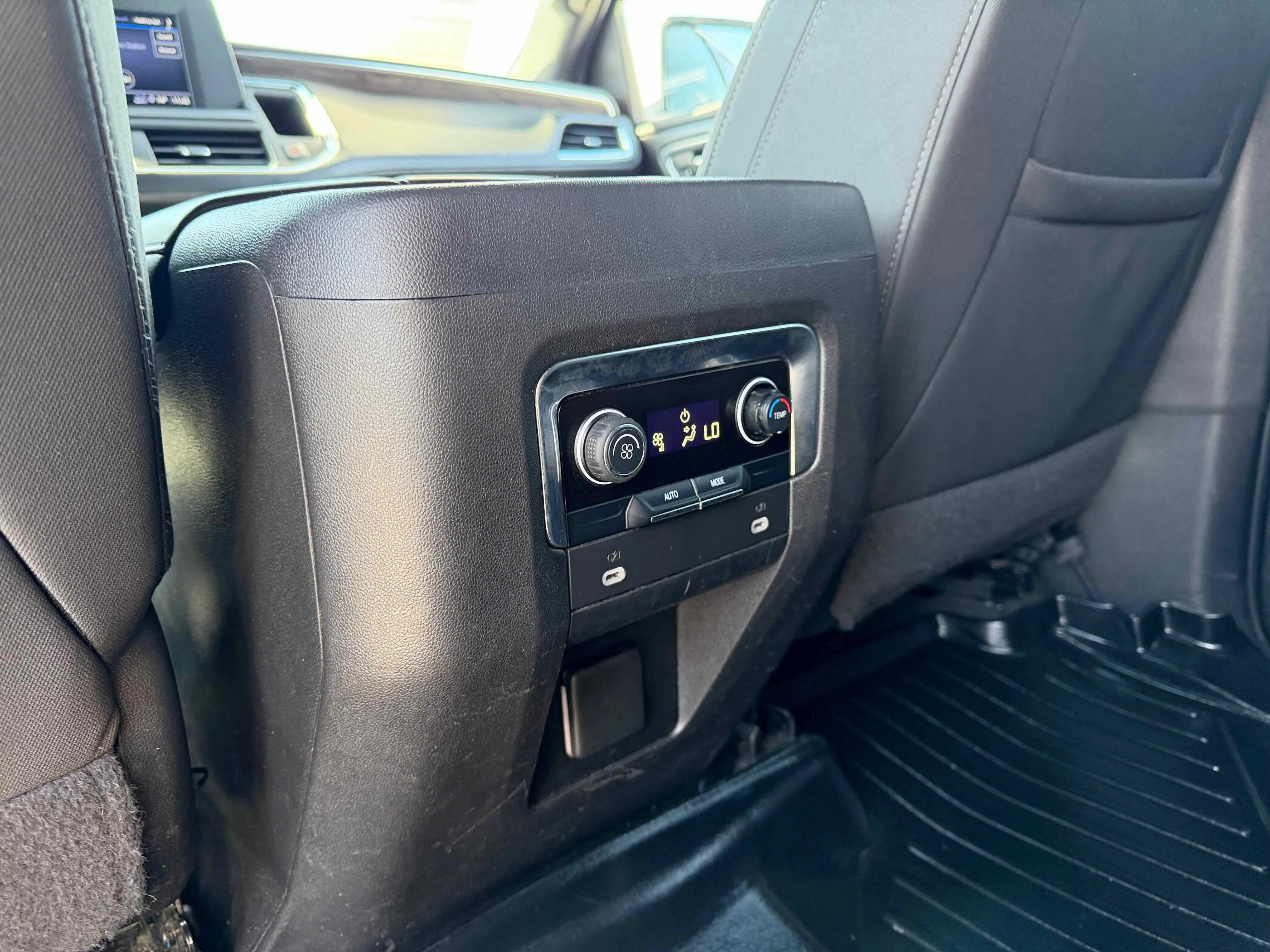 Used 2022 White Chevrolet LS image 29