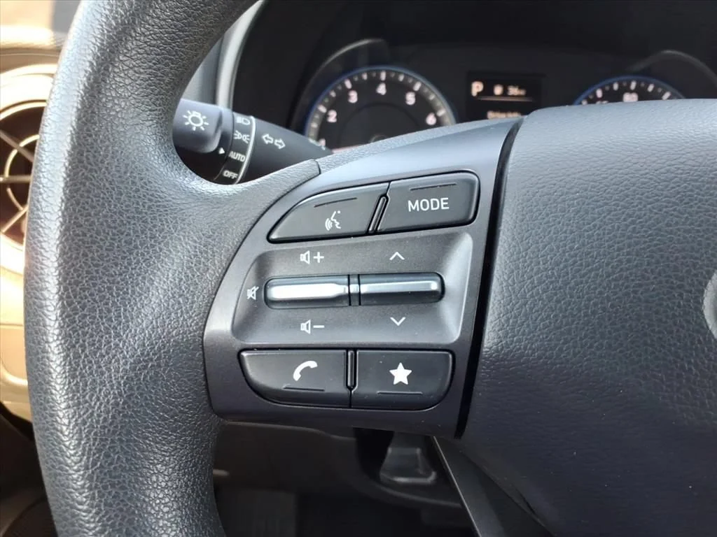 Used 2023 White Hyundai SEL image 14