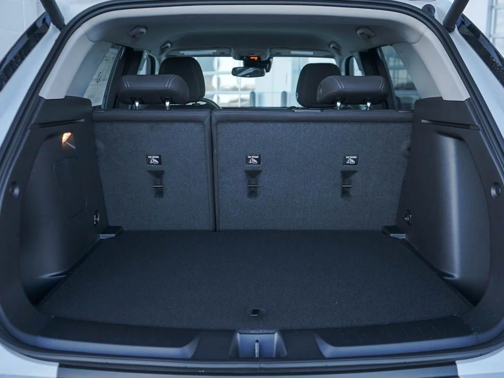 New 2026 Mosaic Black Metallic Chevrolet LT image 7
