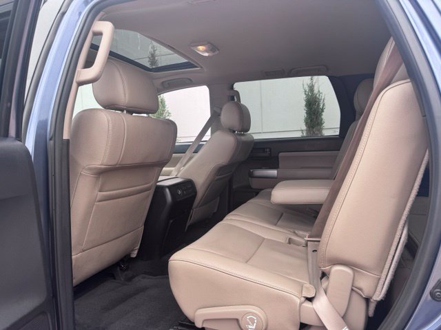Used 2018 Blue Toyota SR5 image 39