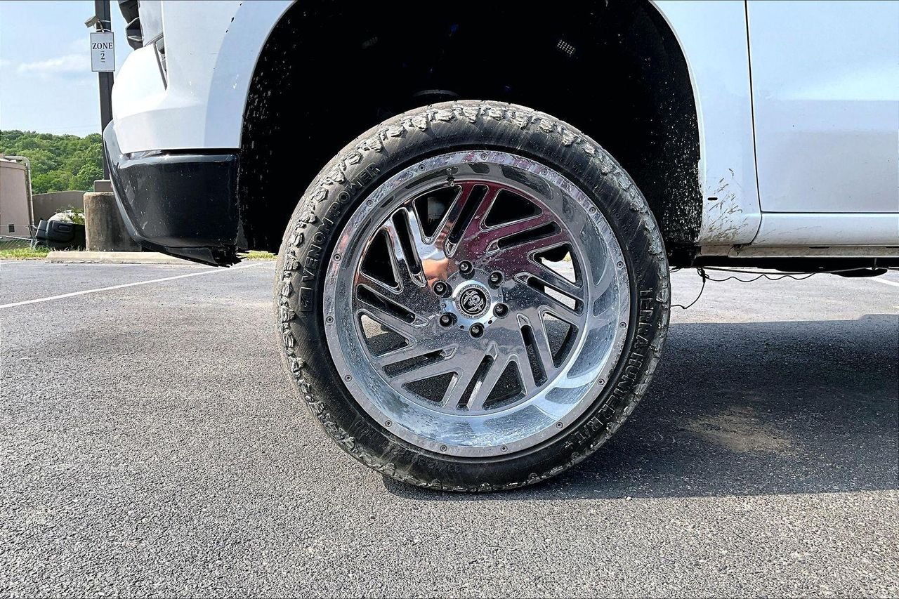 Used 2022 Summit White Chevrolet 4WD Crew Cab Short Bed Custom Trail Boss image 2