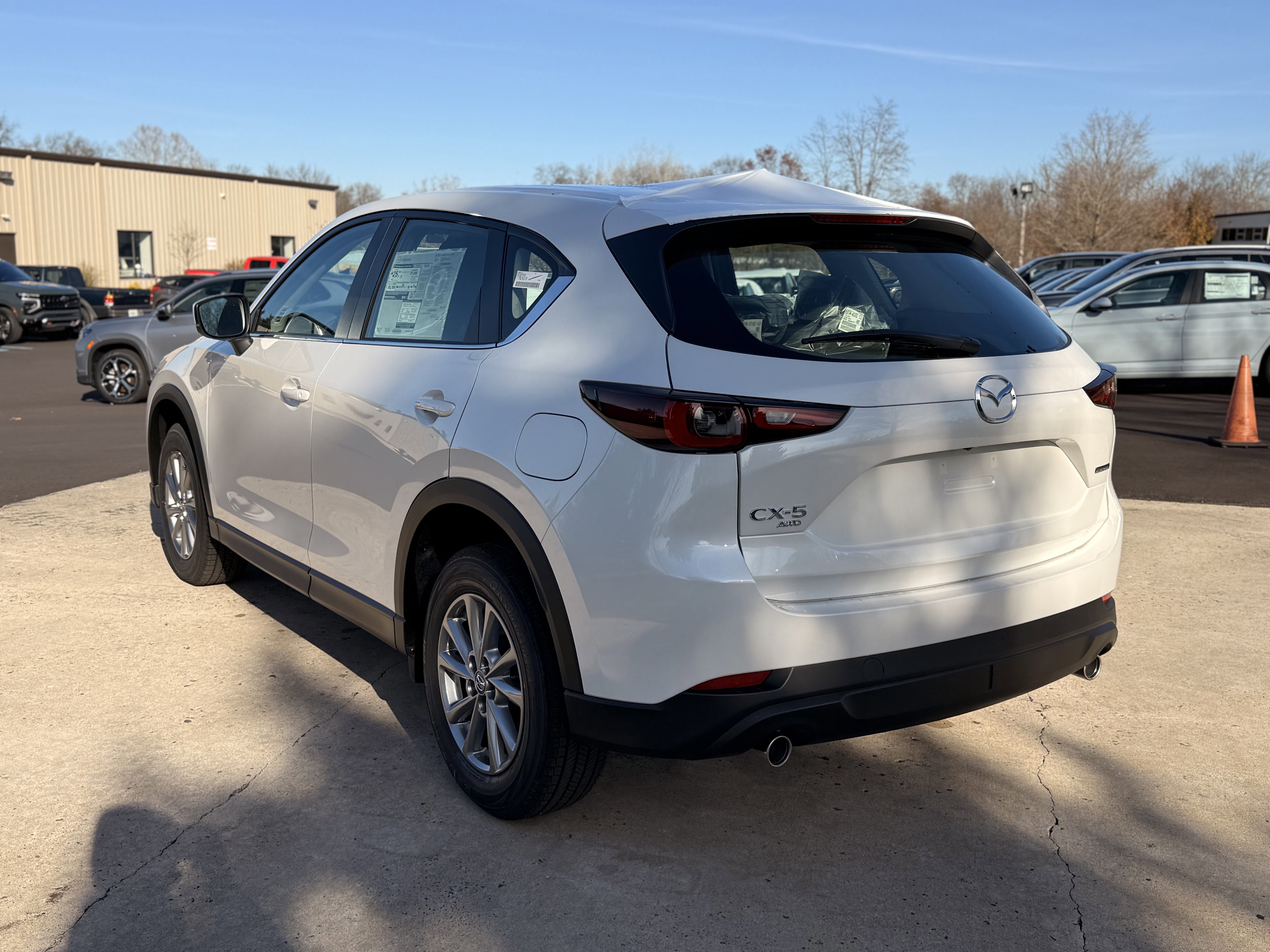 2025 Mazda CX-5 S - Photo 11