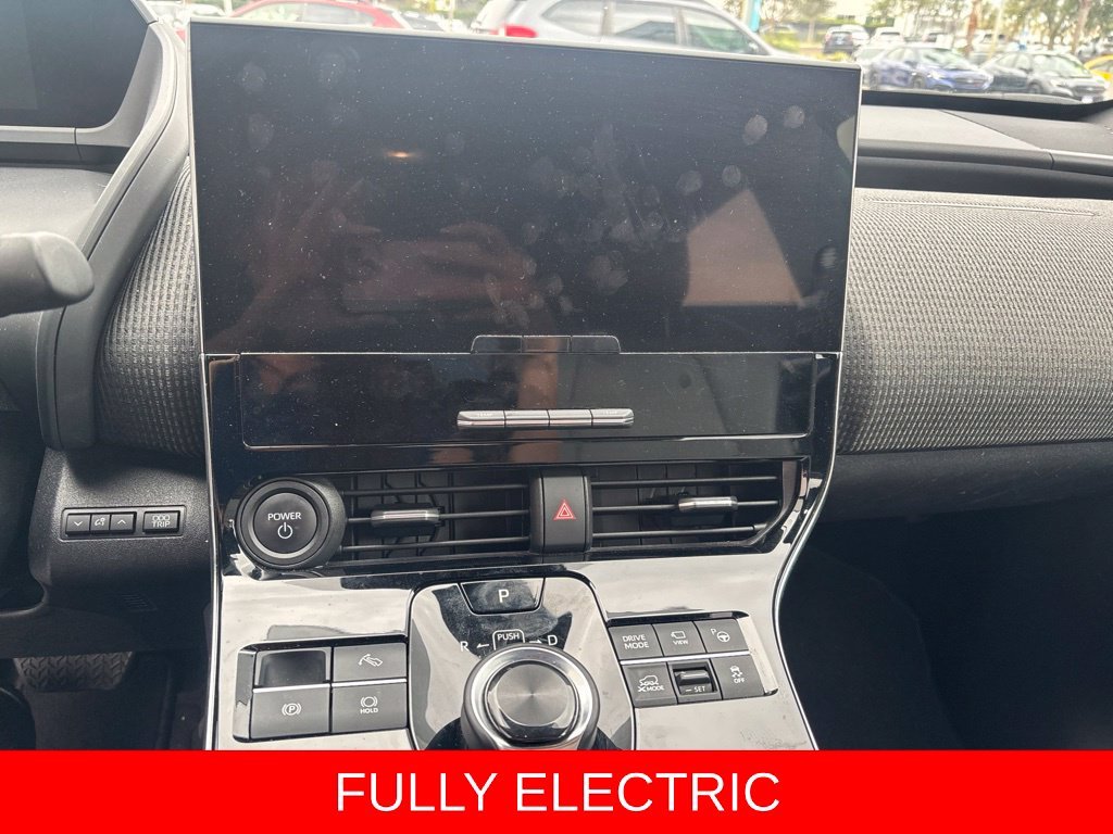 Used 2023 Cosmic White Subaru Limited image 12