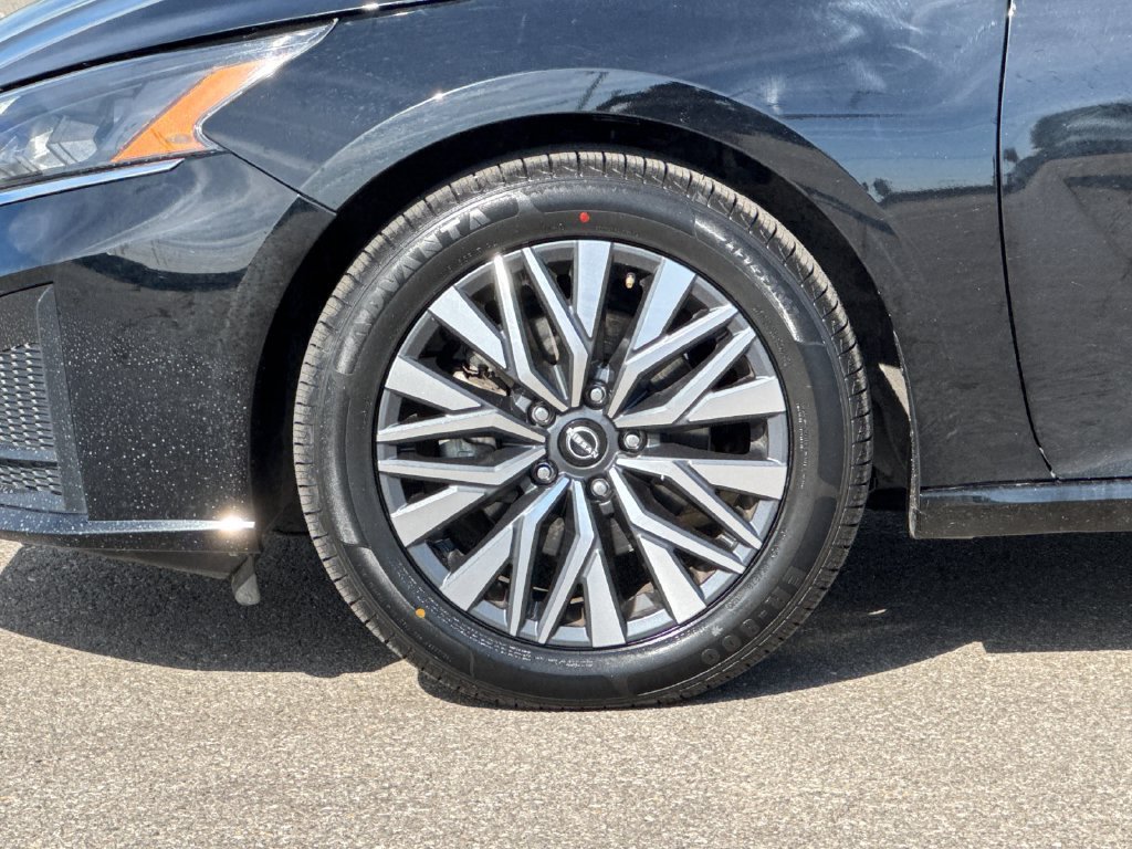 Used 2024 Black Nissan 2.5 SV image 29