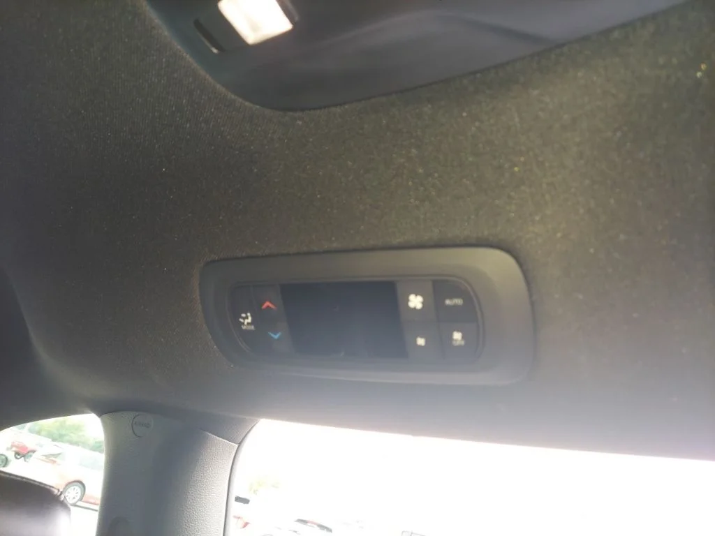 Certified Used 2025 White Chrysler Select image 37
