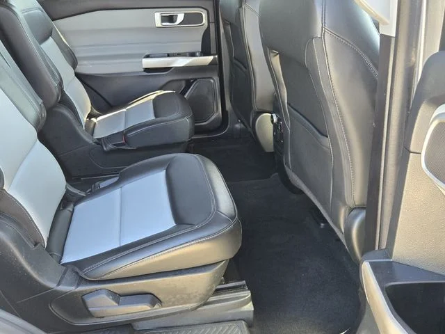 Used 2023 Silver Ford XLT image 16