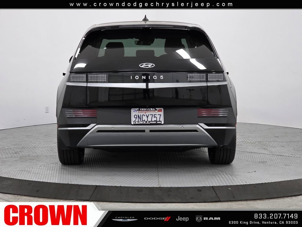 Used 2024 Black Hyundai SEL image 6