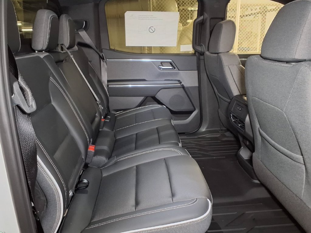 New 2026 Summit White GMC Elevation Extended Range image 7