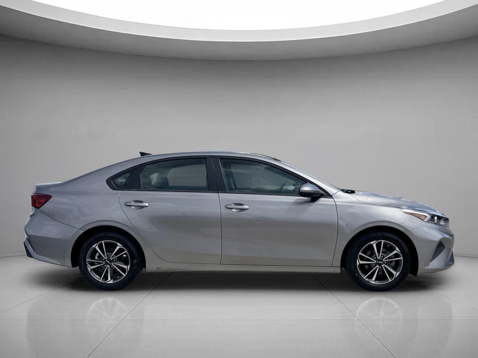 Used 2024 Steel Gray Kia LXS image 9