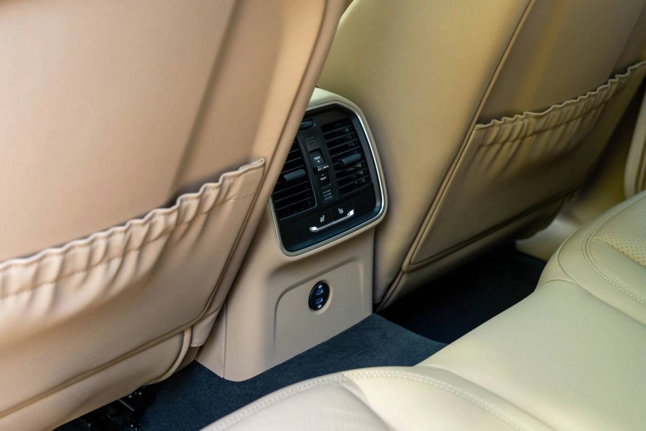 Used 2026  Porsche  image 34