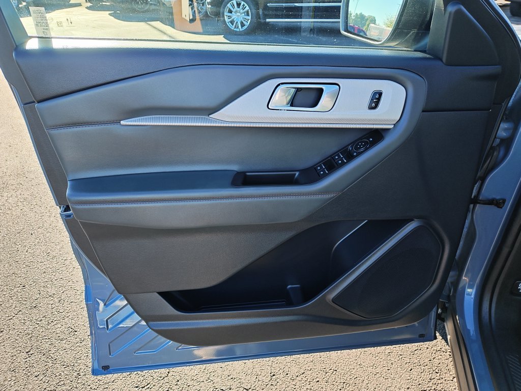 Used 2025 Gray Ford Active image 12