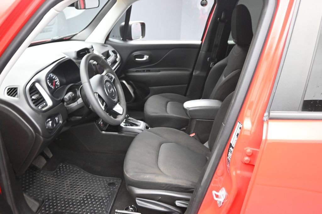 Used 2023 Red Jeep Latitude image 16