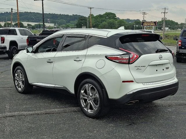 Used 2018 White Nissan Platinum image 4