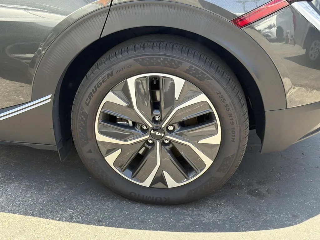 Used 2024 INTERSTELLAR GRAY Kia Light Long Range image 5