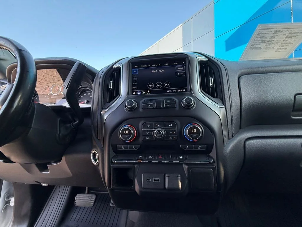 Used 2019 SUMMIT WHITE Chevrolet RST image 20