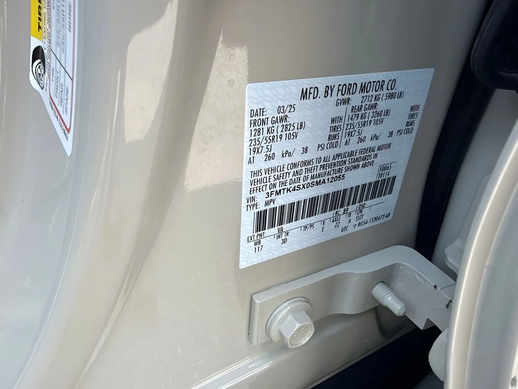 Used 2025 Beige Ford GT image 21