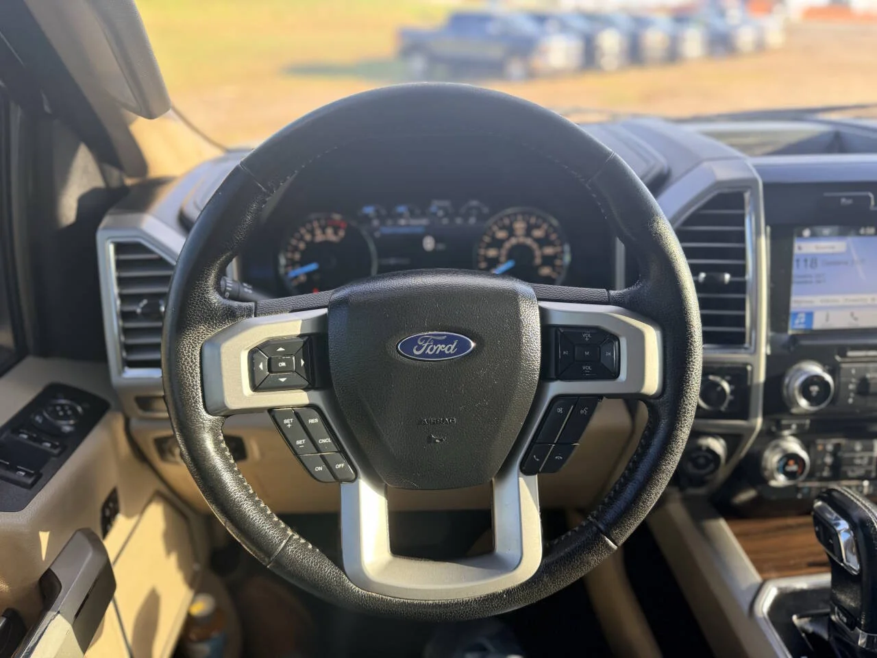 Used 2016 White Ford Lariat 4x4 4dr SuperCrew 5.5 ft. SB image 21