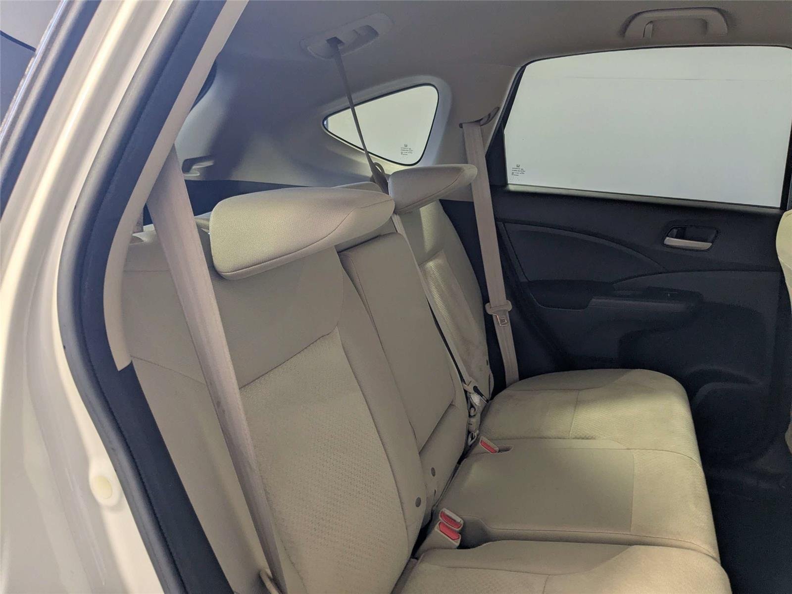Used 2016 White Diamond Pearl Honda SE image 24