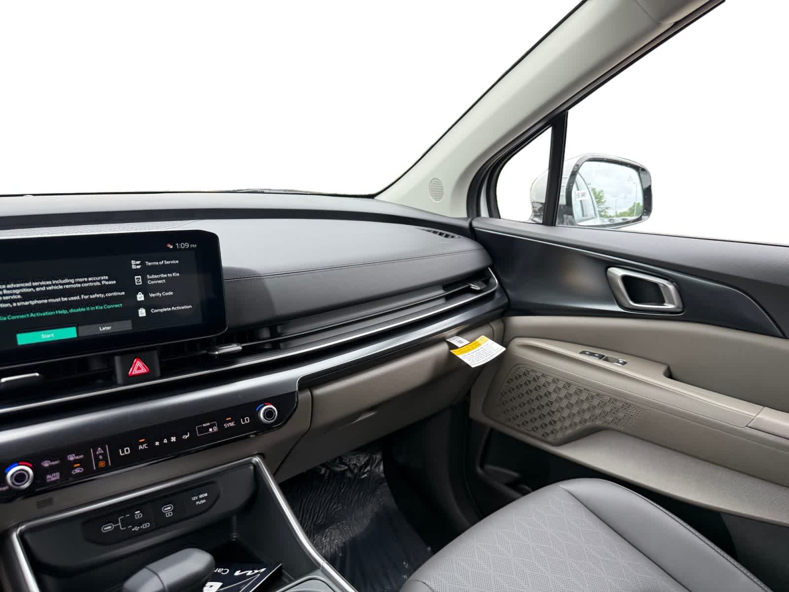 New 2026 Snow White Pearl Kia LXS image 18
