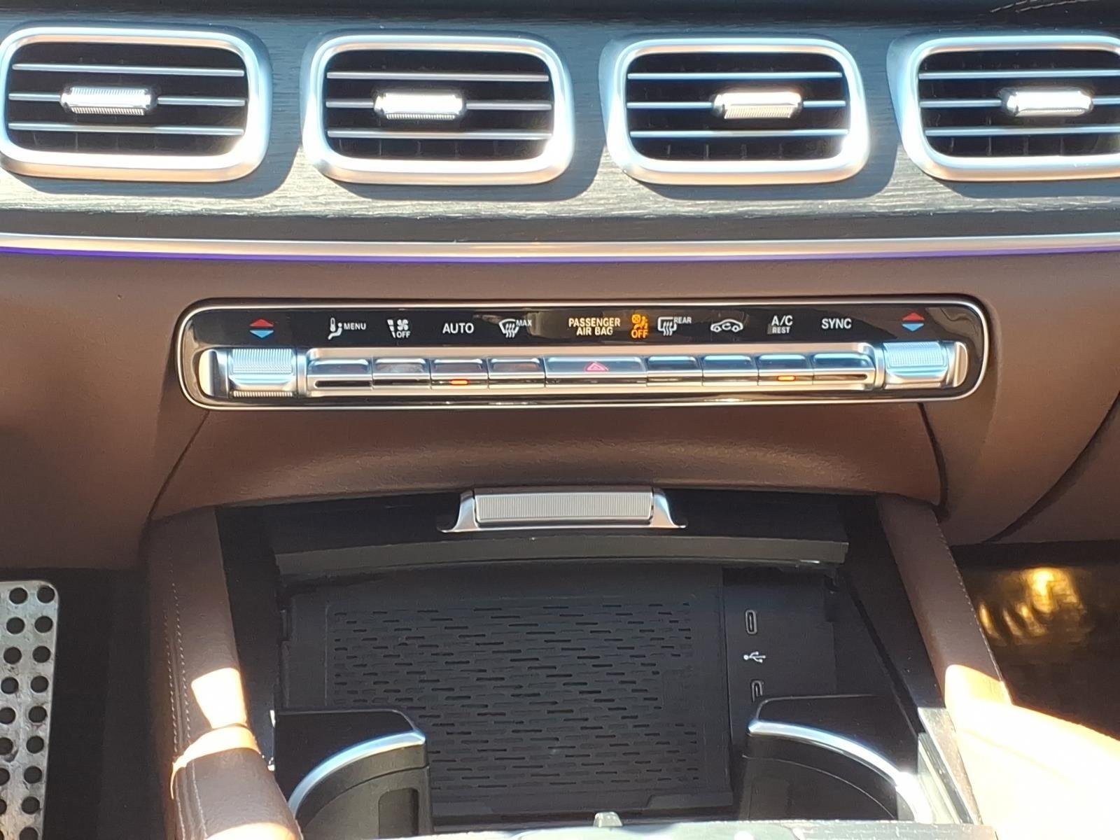 Used 2025 Obsidian Black Metallic Mercedes-Benz GLS 580 image 16