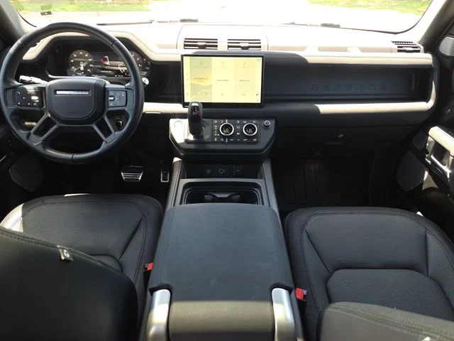2023 Land Rover Defender X - Photo 10