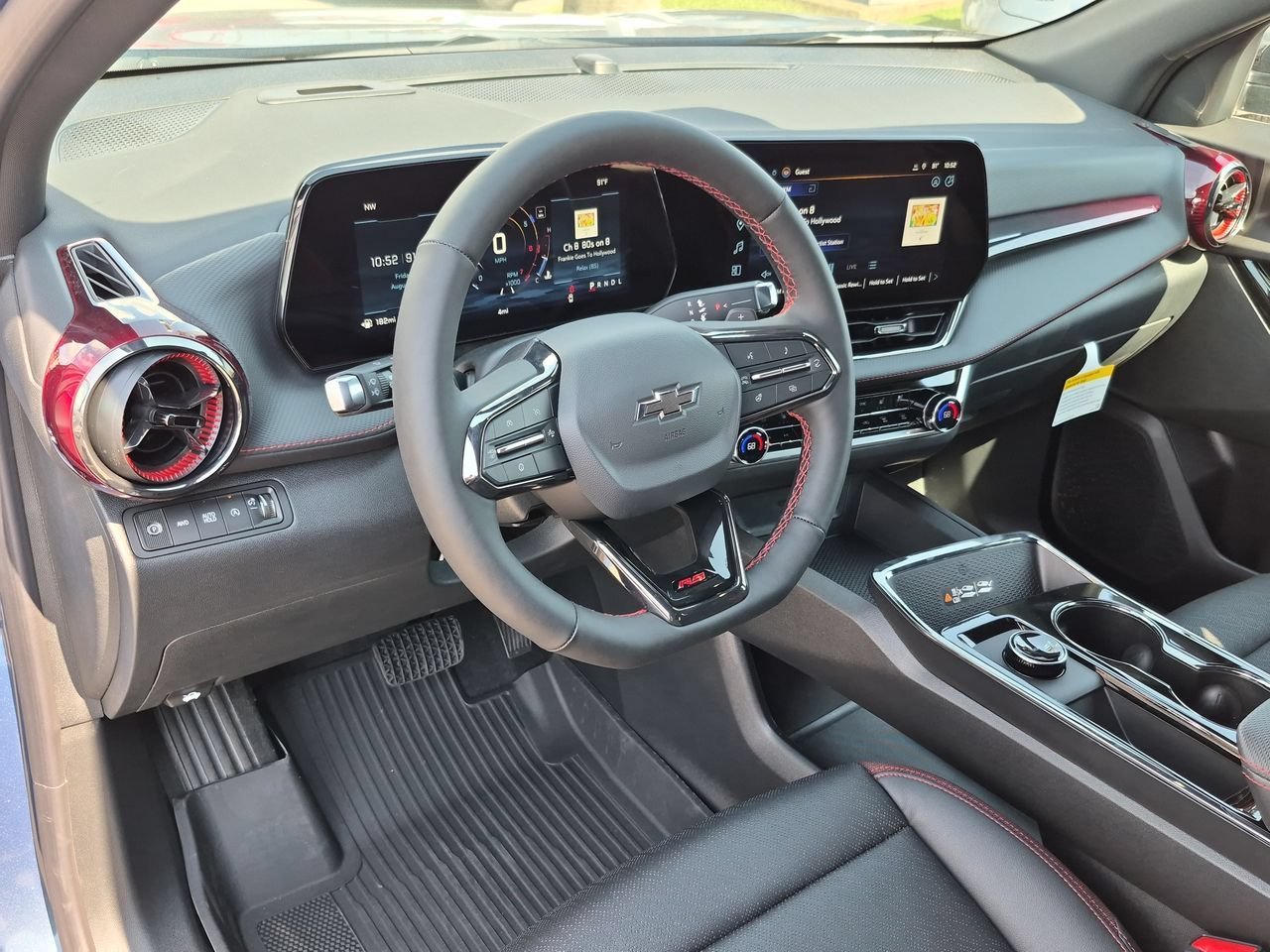 2027 Chevrolet Equinox RS - Photo 10