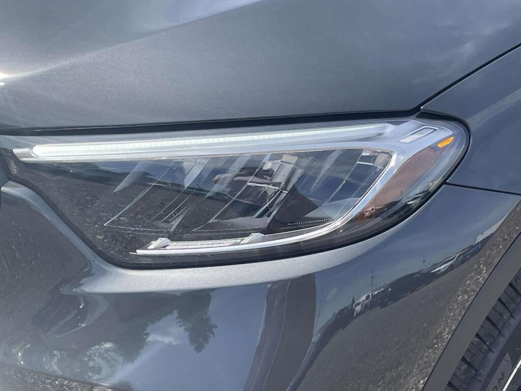 New 2027 Graphite Grey Metallic Mercedes-Benz GLC 300 image 13