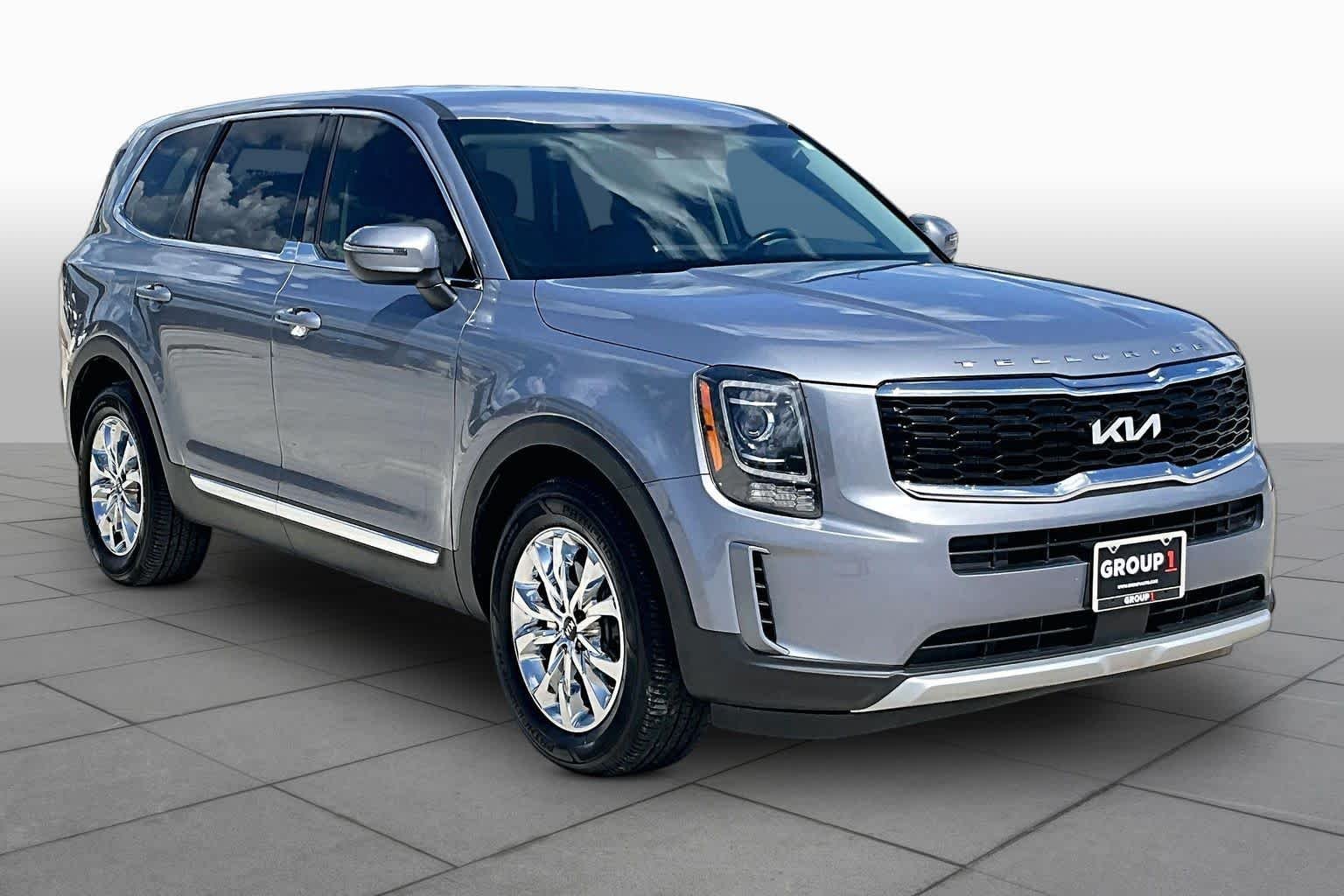 Used 2022 SILVER Kia LX image 3