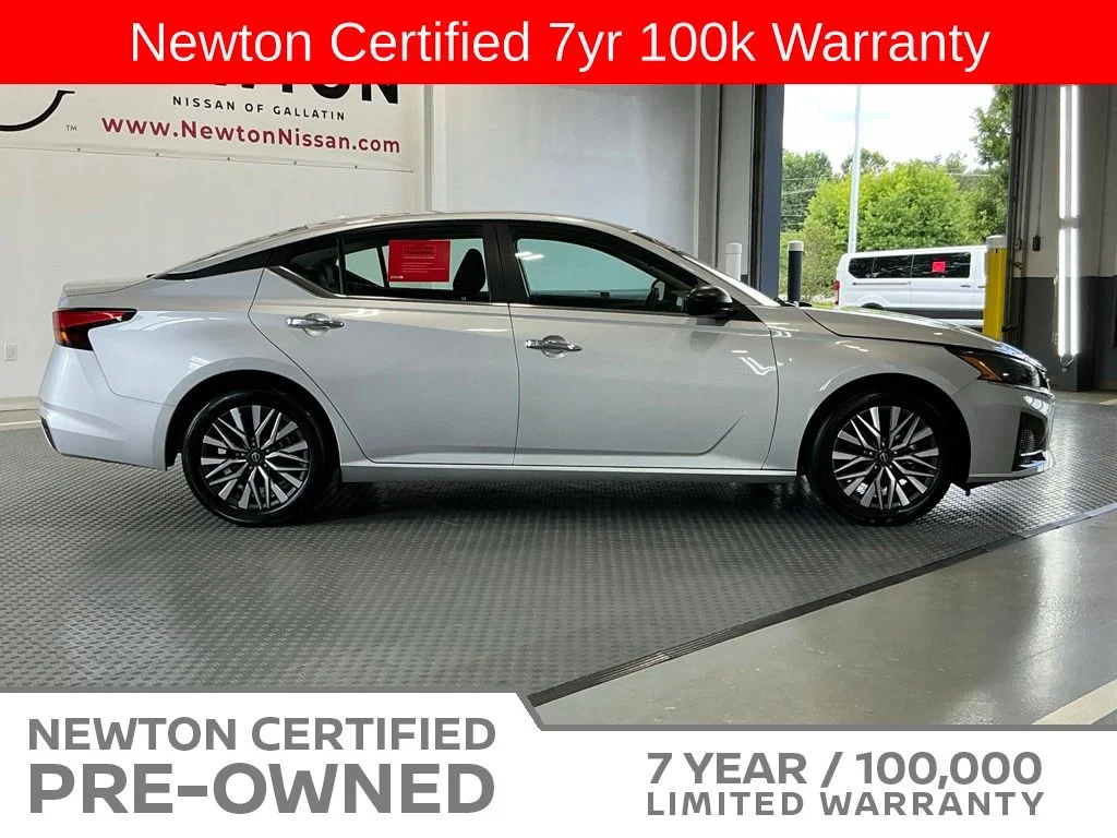 Certified Used 2025 Brilliant Silver Metallic Nissan 2.5 SV image 4
