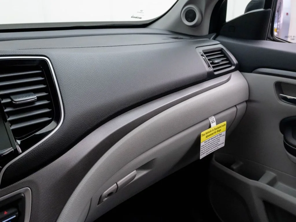 Certified Used 2025 White Honda RTL image 29