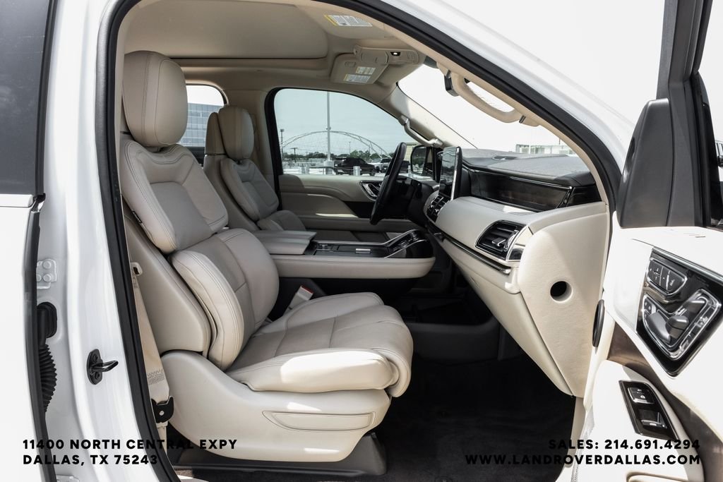 Used 2021 White Lincoln Reserve image 41