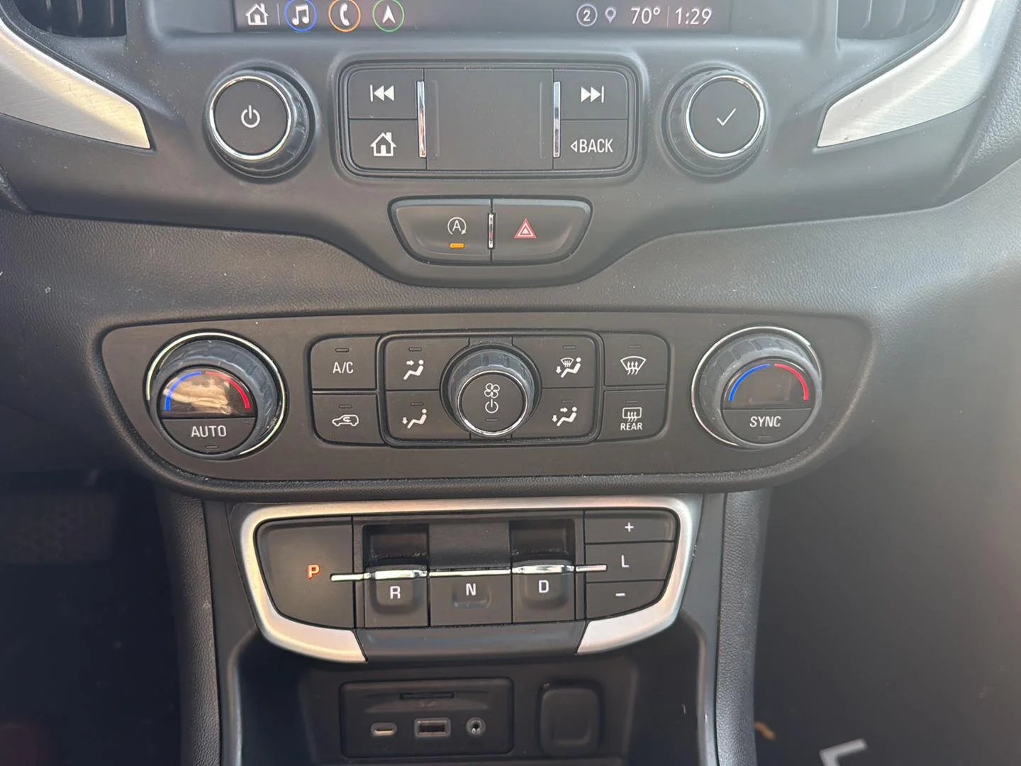 Used 2022 Summit White GMC SLE image 12