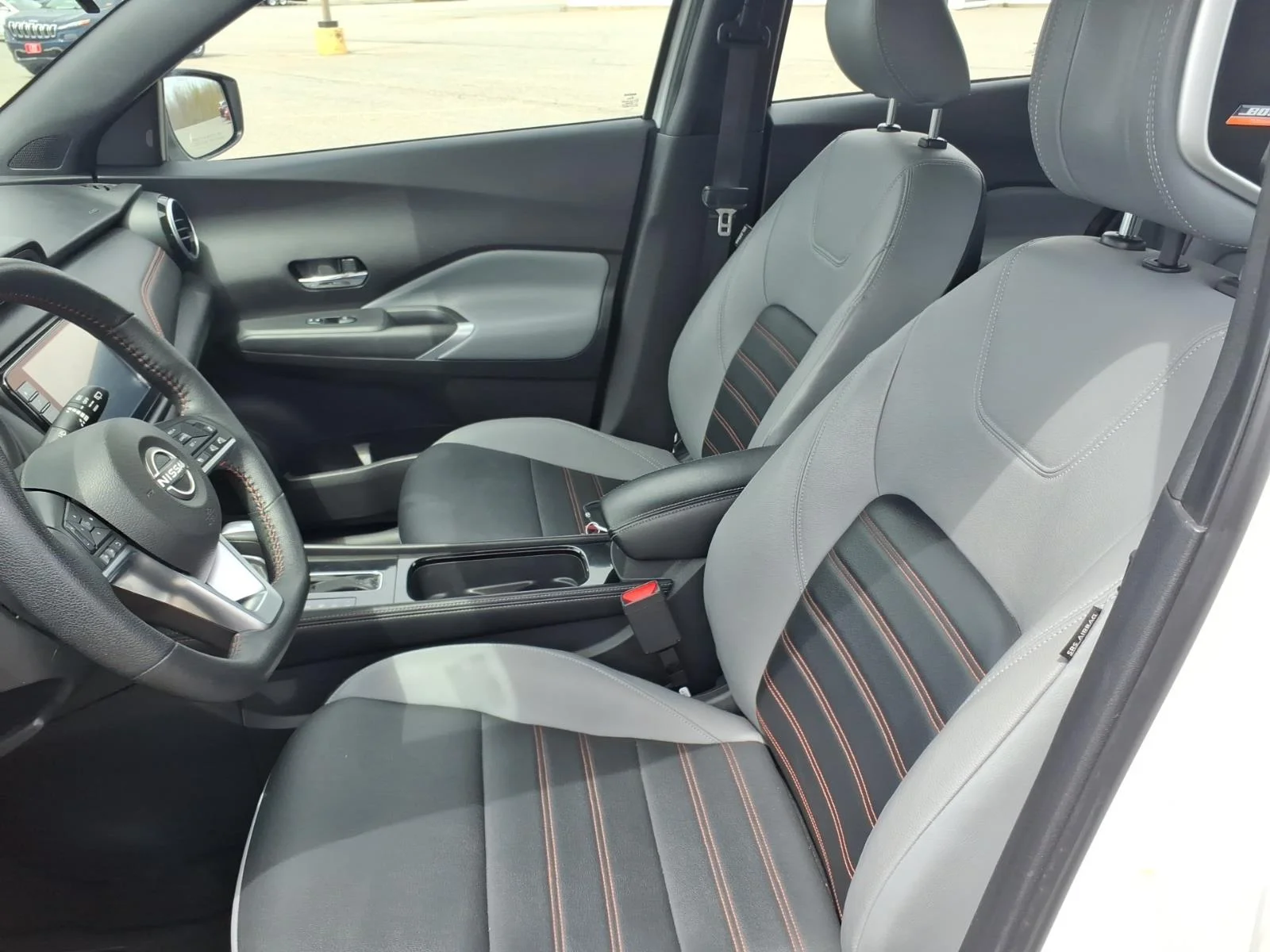 Used 2024 Aspen White Nissan SR image 14