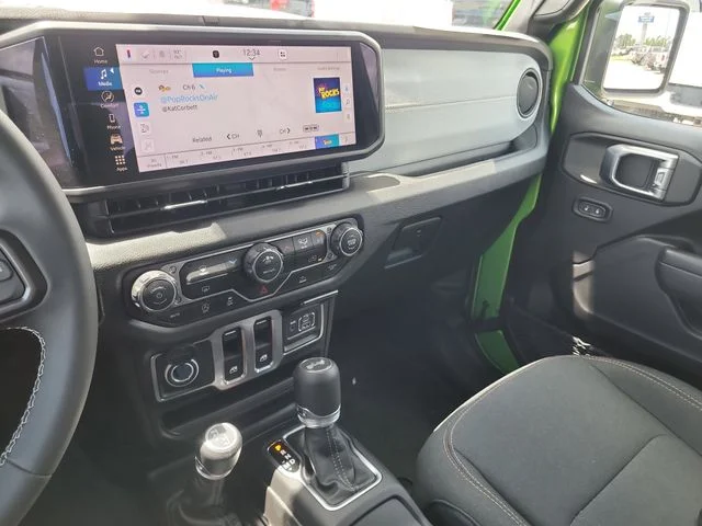 Used 2025 Green Jeep Sport S image 16
