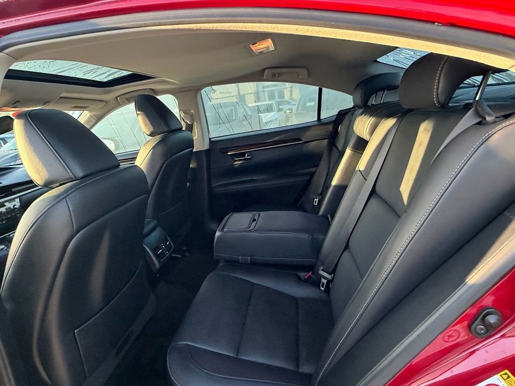 Used 2014 Red Lexus 350 image 12