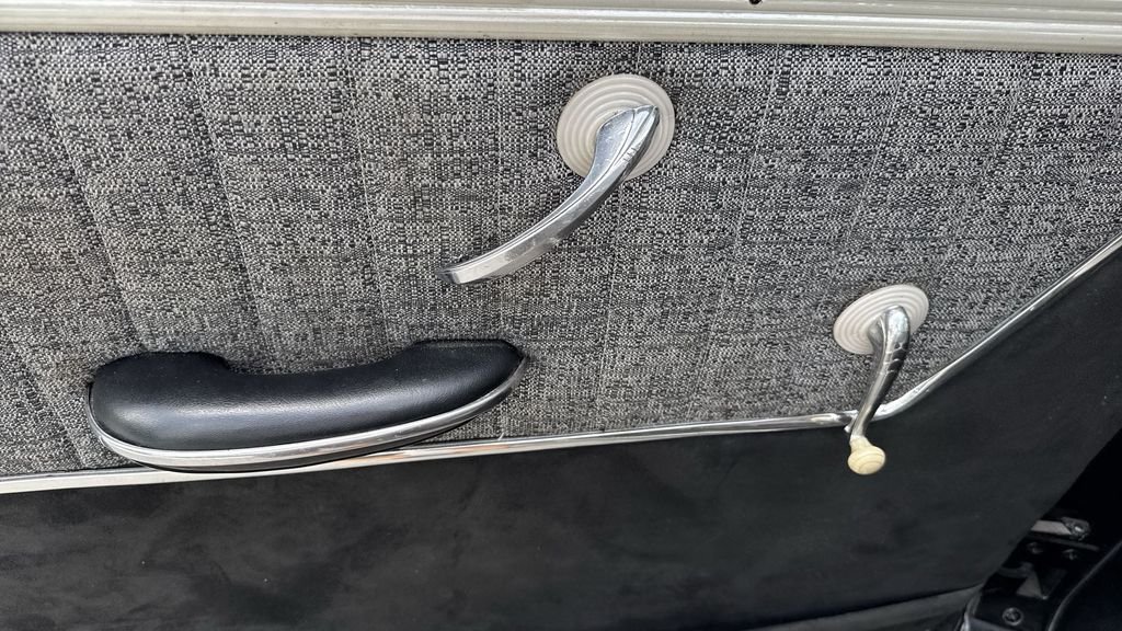 2022 Chrysler Voyager LX - Photo 39