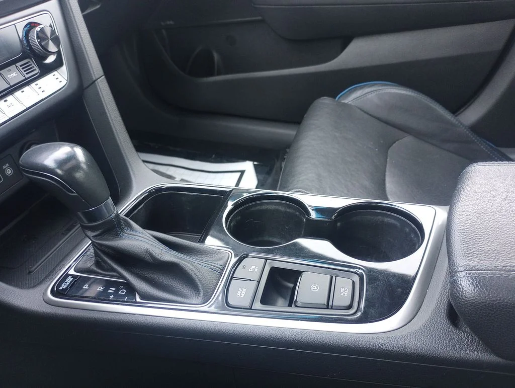 Used 2018 Blue Hyundai Limited image 22