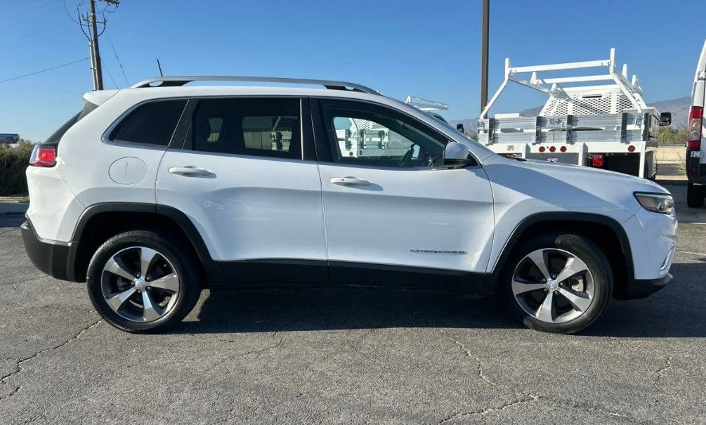 Used 2019 White Jeep Limited image 5
