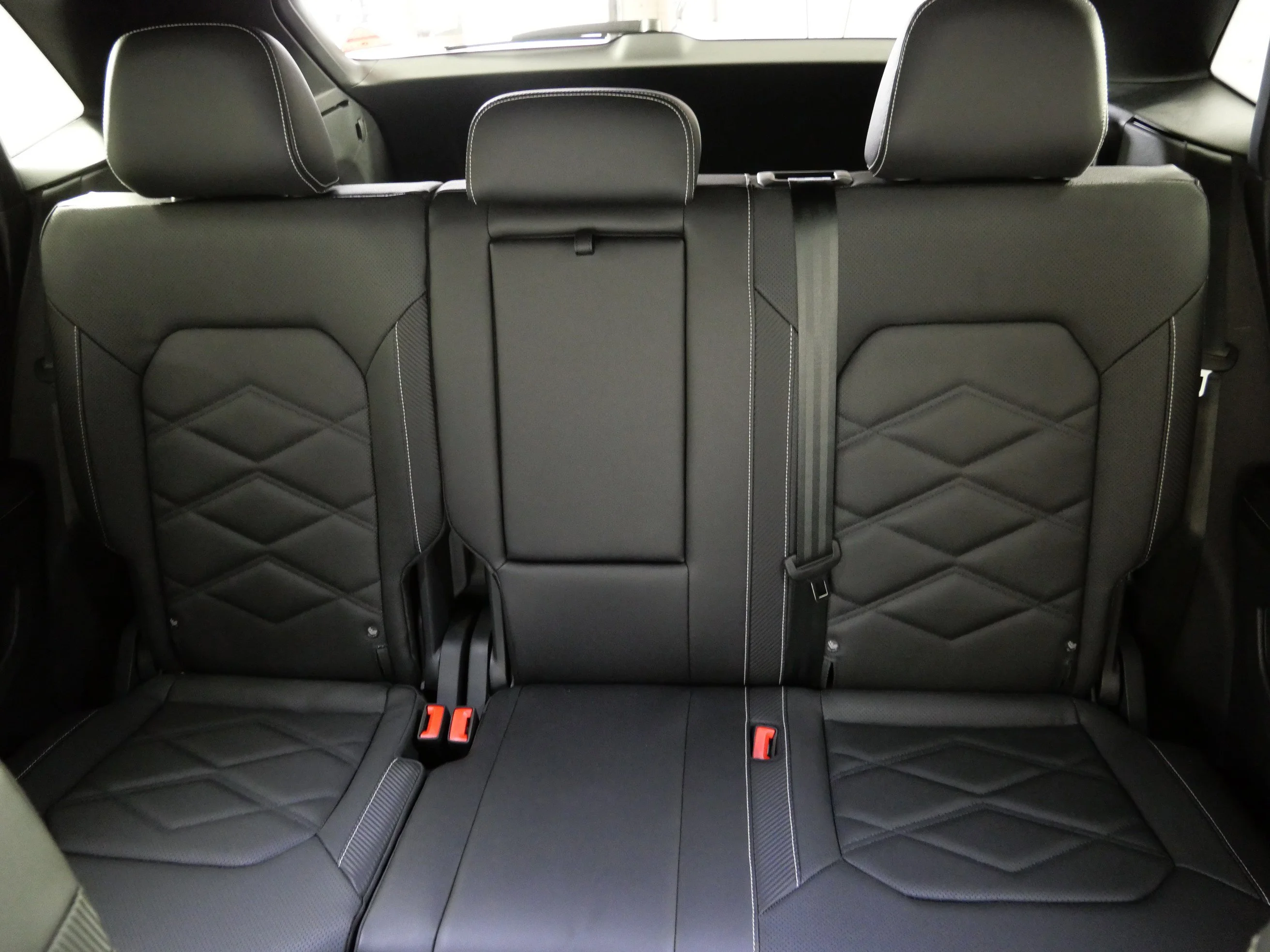 New 2026 Deep Black Pearl Volkswagen 2.0T SE w/Technology image 13