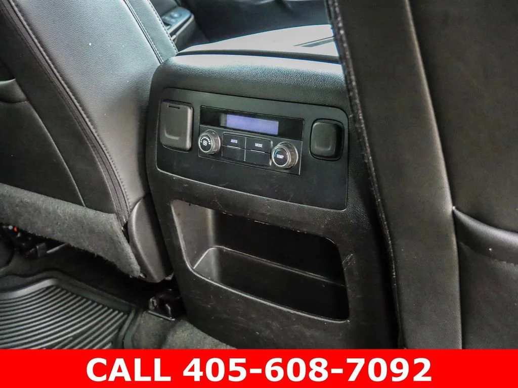 Used 2018 IRIDESCENT PEARL TRICOAT Chevrolet LT image 22