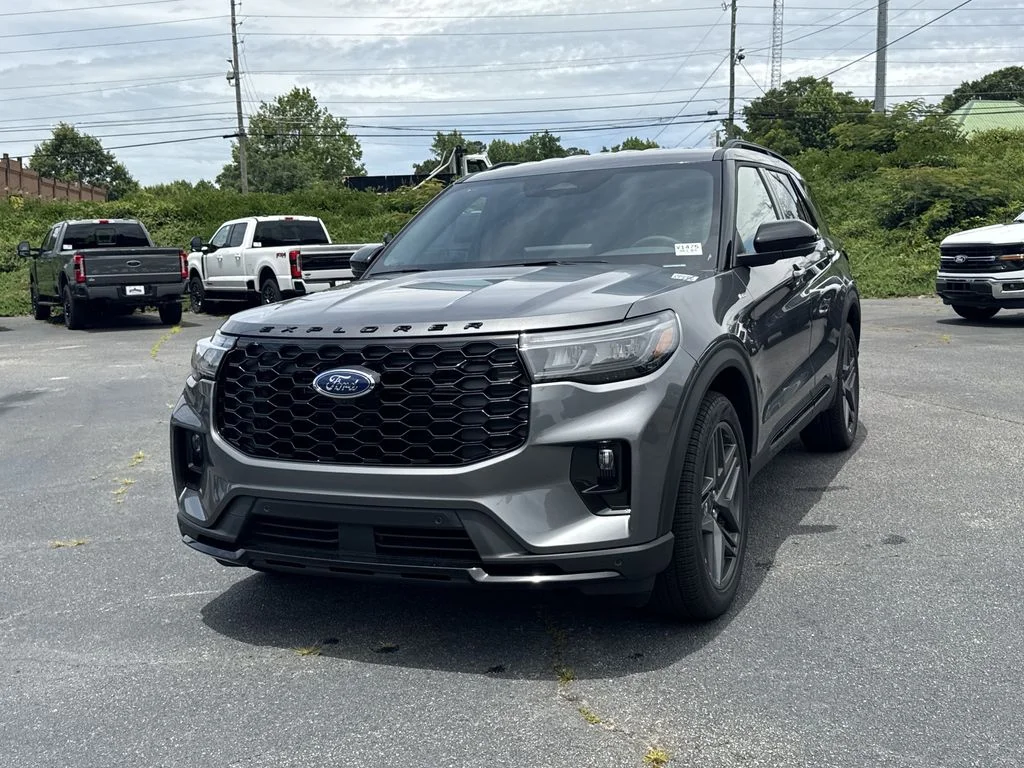 New 2026 Gray Ford ST-Line image 3